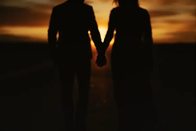 娱乐圈最隐婚夫妻，藏了十年的秘密终被揭穿 - 今日大瓜